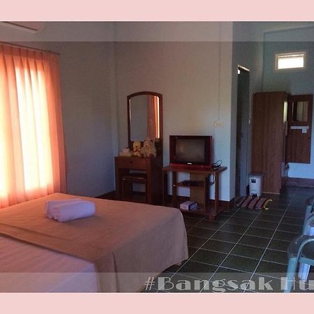 Hostel Bangsak Hut Khao Lak Zewnętrze zdjęcie